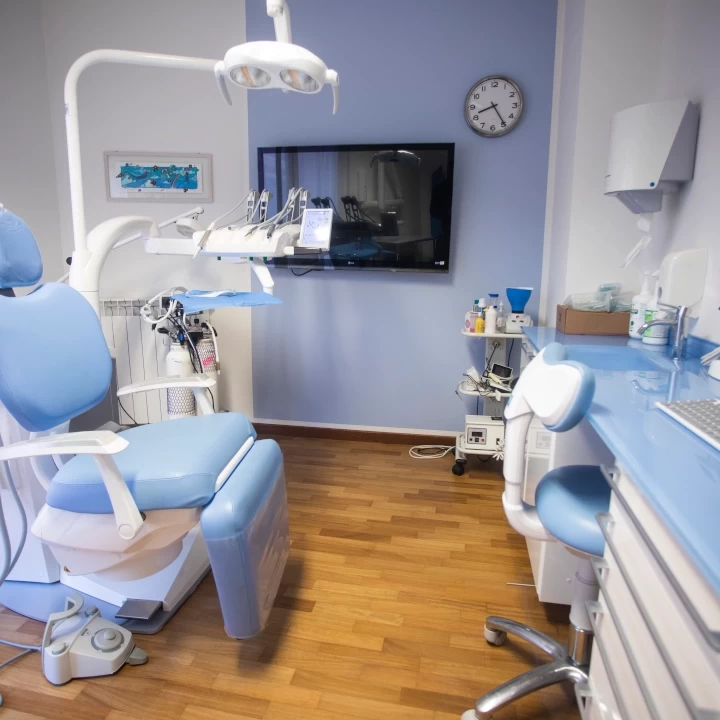 dentista a chiaravalle adulti bambini
